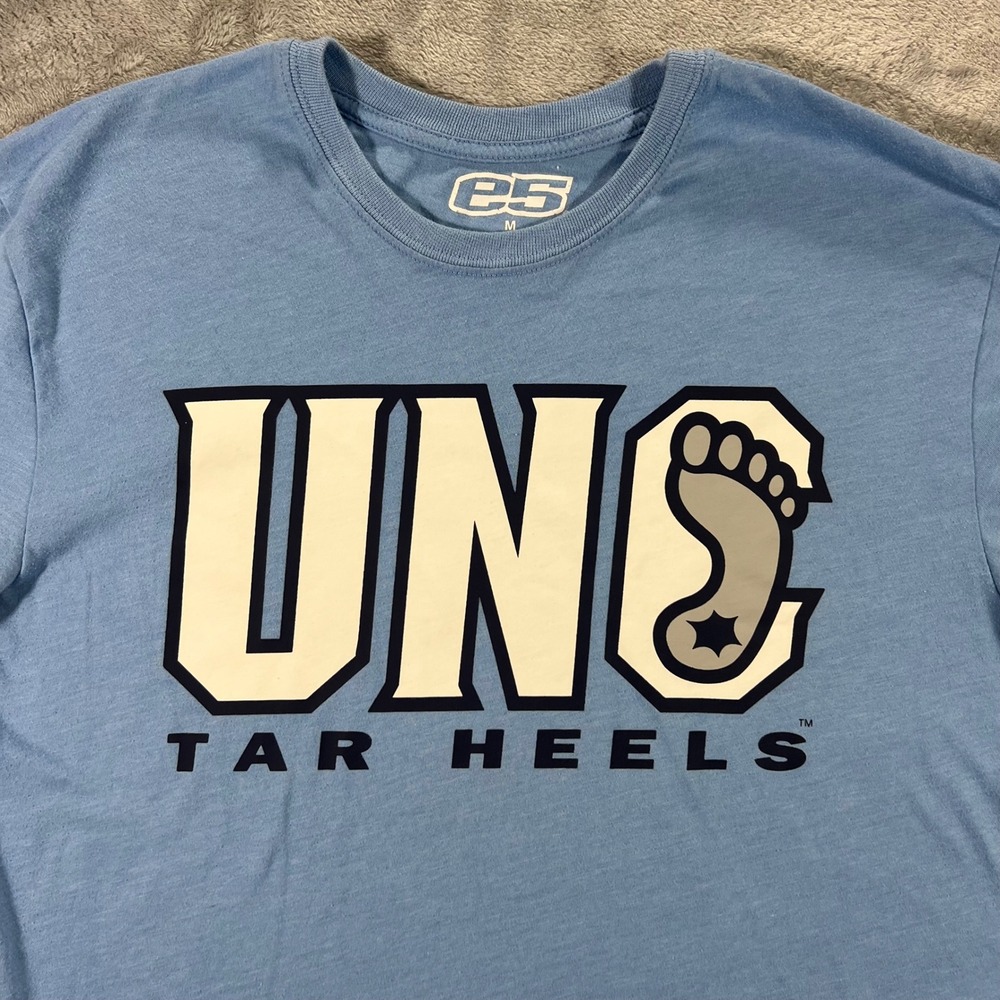 UNC Tar Heels T-Shirt Mens‎ Medium Blue Graphic Short Sleeve Tee Fan Gear E5